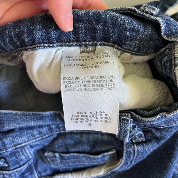 Levi’s Blue Denim Jean Shorts - Picture 4 of 4